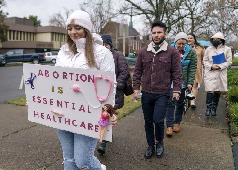Parental notification is at the heart of the legislative stalemate in Oregon as talks heat up - Vimarsana News