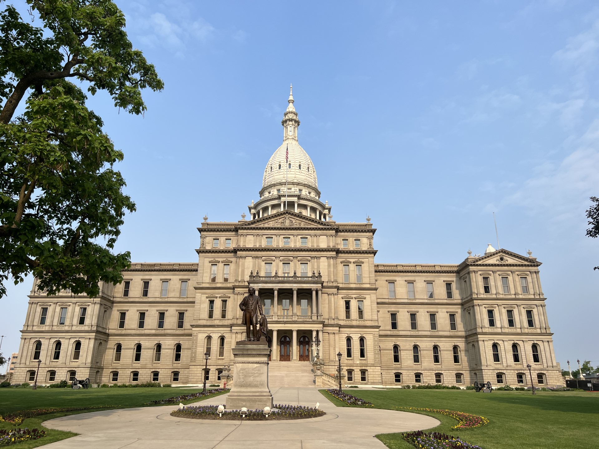 Public employee union data bill passes Michigan Senate - Vimarsana News