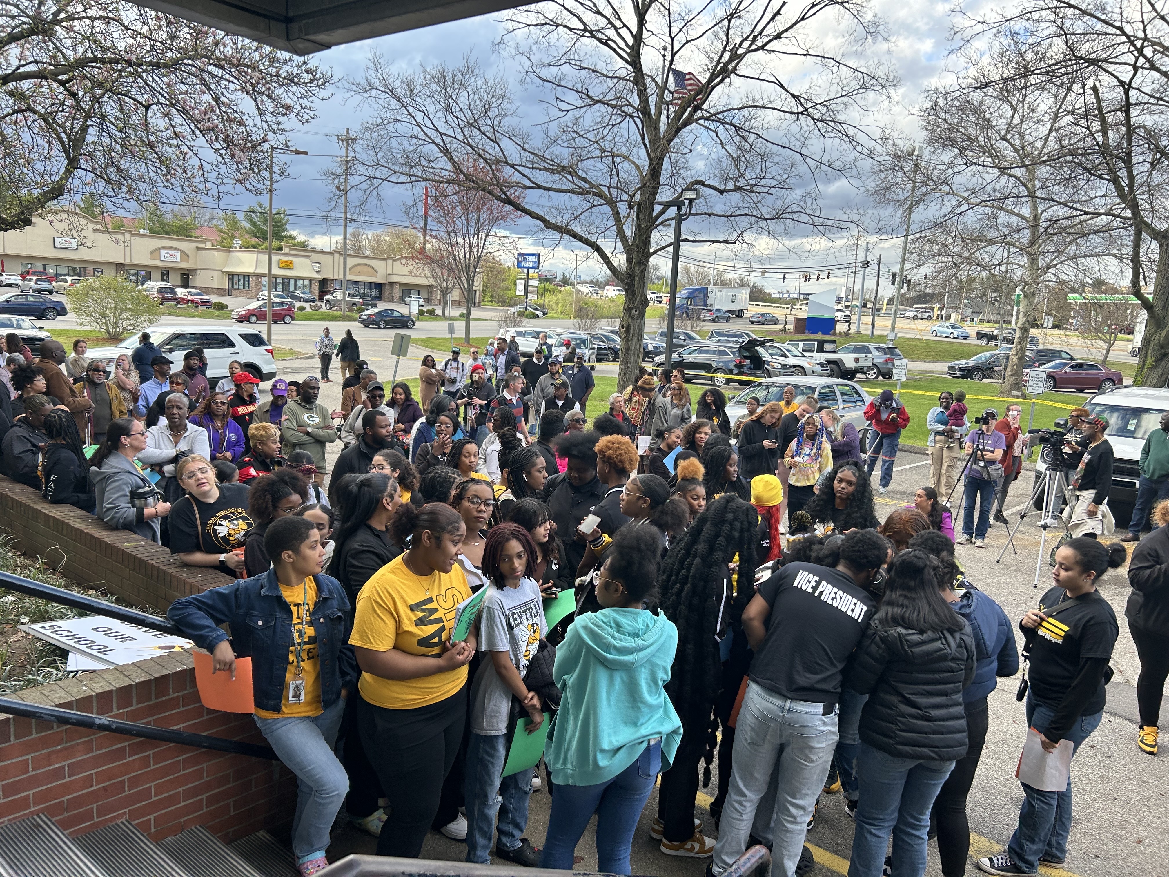 In a turbulent school year, community calls for more transparency from JCPS - Vimarsana News