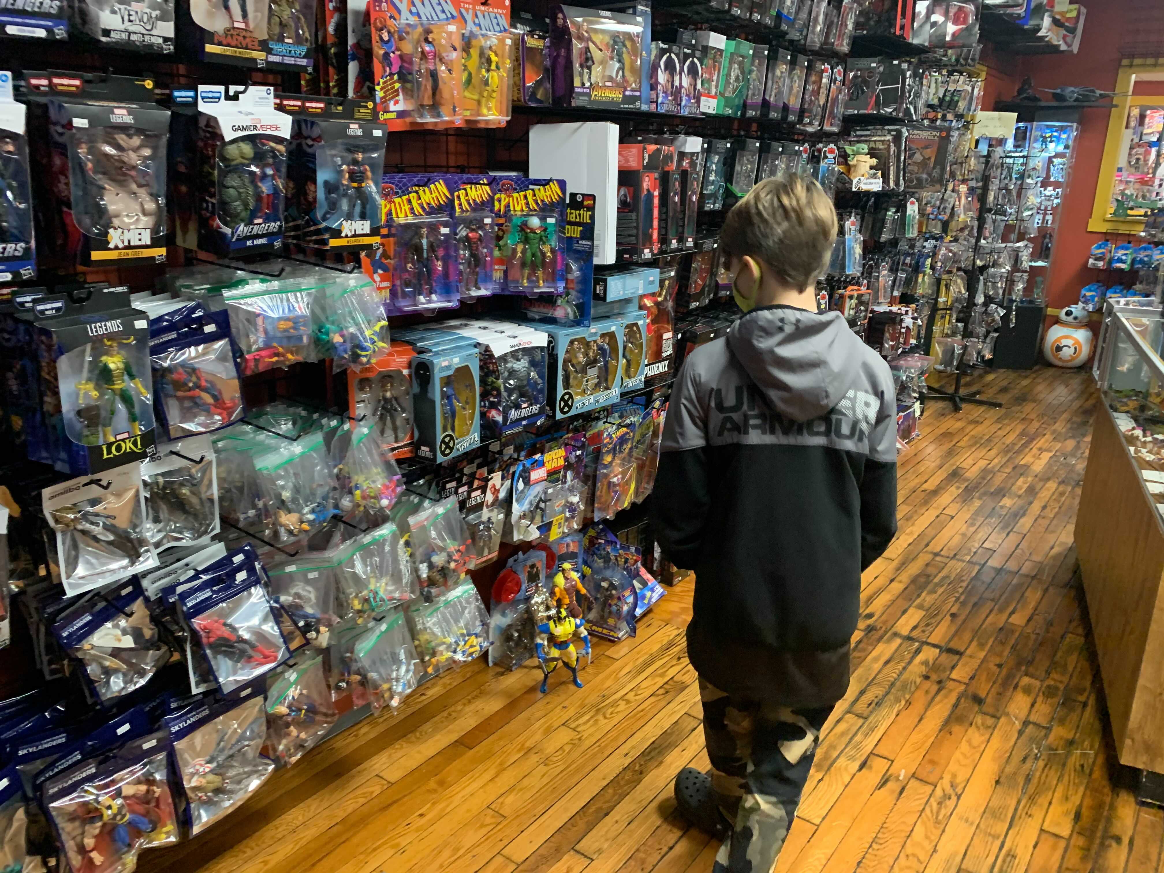 In A Digital World, There's No Substitute For Nostalgic Toy Store Joy - Vimarsana News