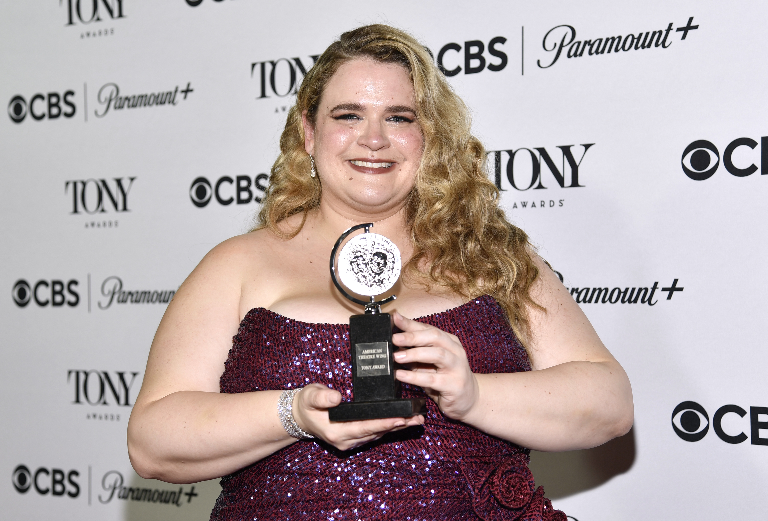 Ohio State graduate Bonnie Milligan wins Tony Award - Vimarsana News
