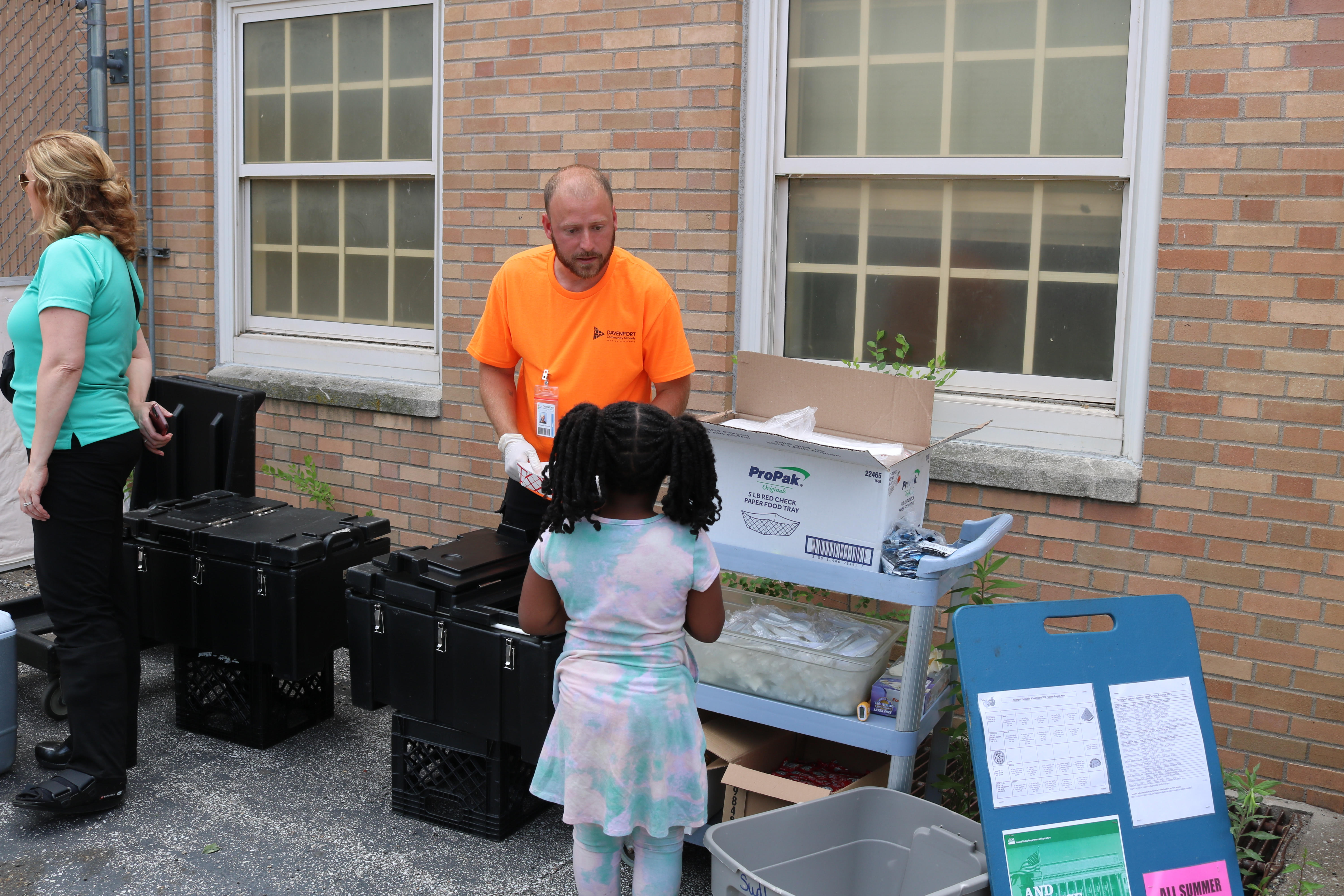 Davenport Community Schools offer free meals for kids this summer - Vimarsana News