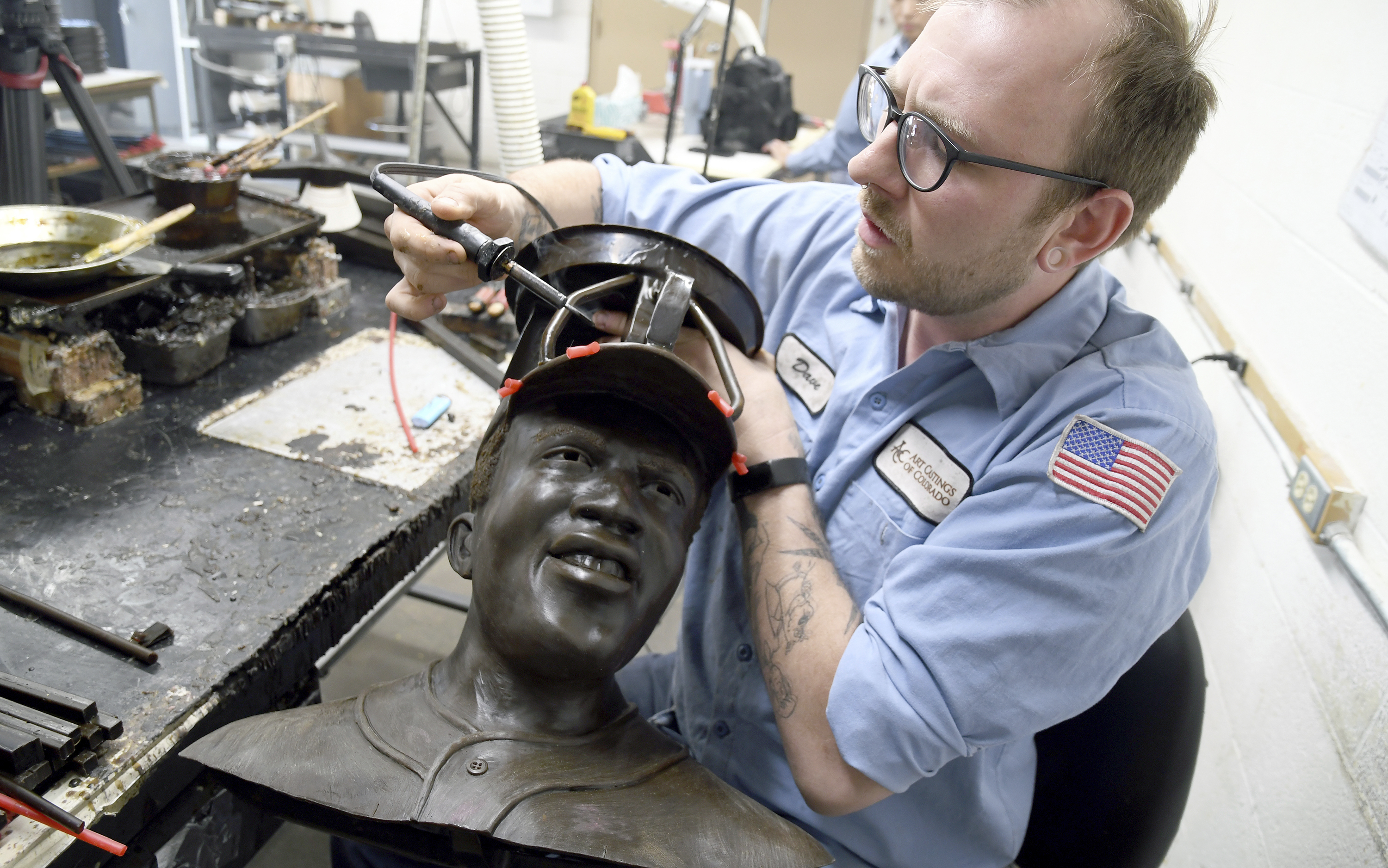 Jackie Robinson is rebuilt in bronze in Colorado after theft of statue from Kansas park - Vimarsana News