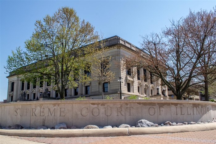 Illinois Supreme Court upholds law eliminating cash bail - Vimarsana News