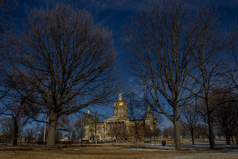 Iowa House Votes To Expand Police Protections, Raise Penalties For Protest-Related Offenses - Vimarsana News