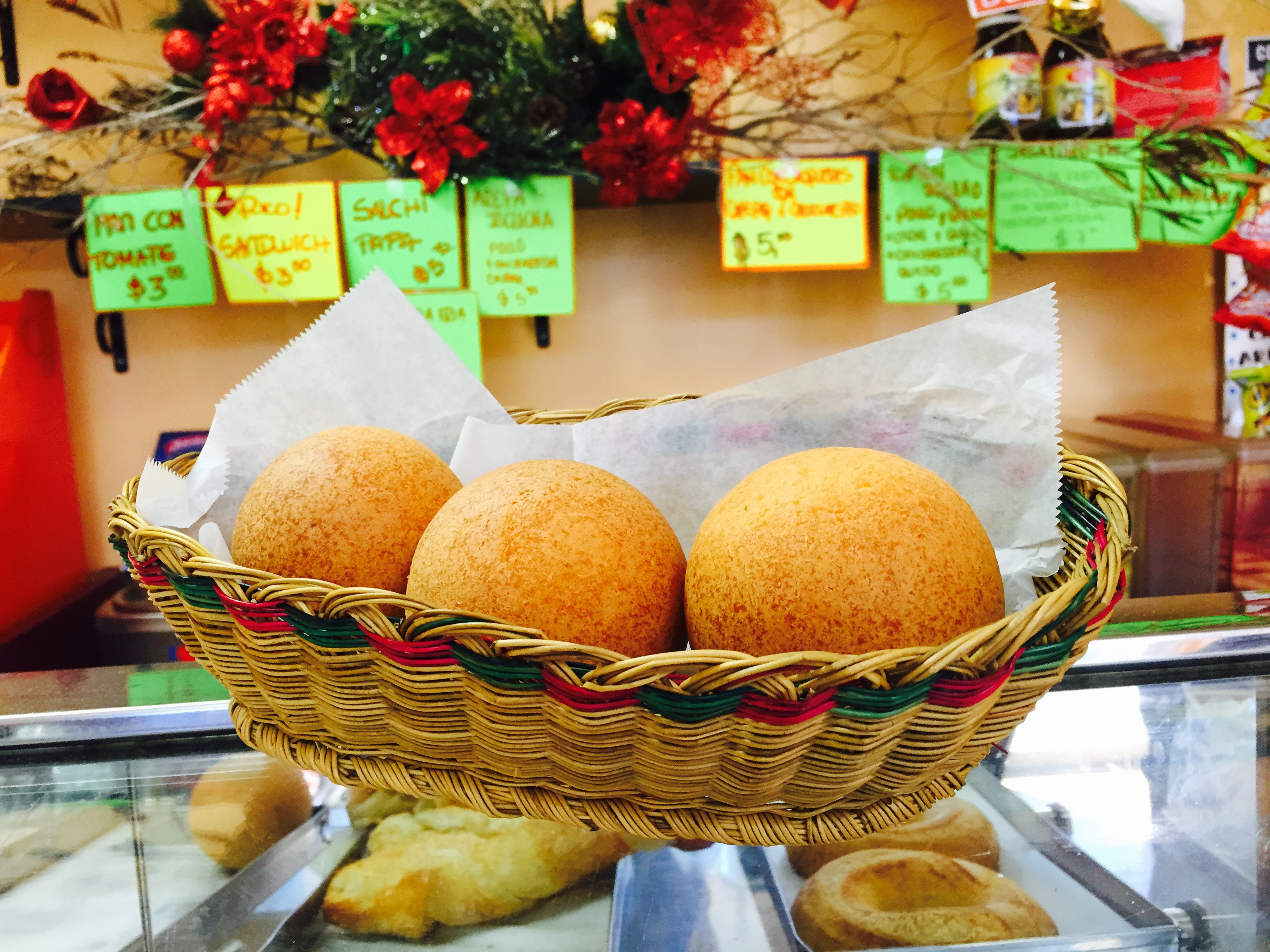 Colombian Christmas Combo: Why Buñuelos Are An Iconic Navidad Tradition - Vimarsana News